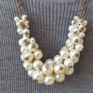 VTG Faux Pearl Necklace with Gold Tone Details